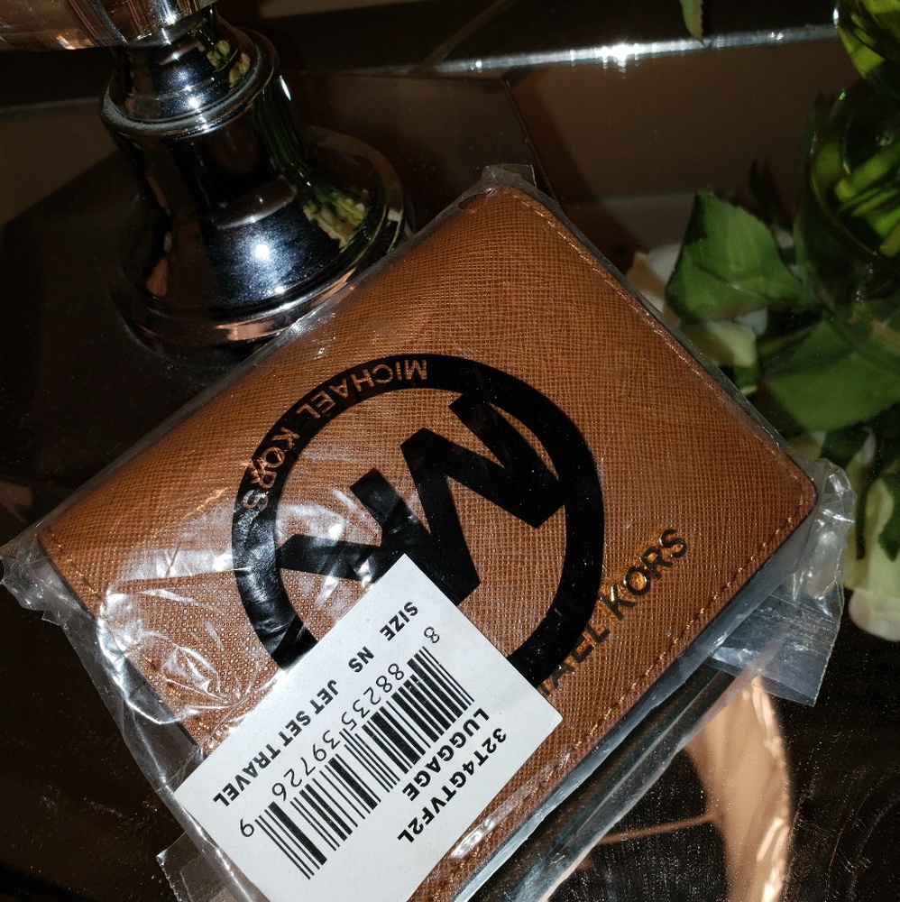 Michael Kors wallet